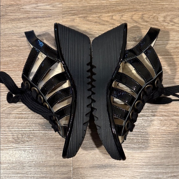 Fly London Yito Damani Sandals Black Patent Leather Size 38 (US 7) - Picture 2 of 6